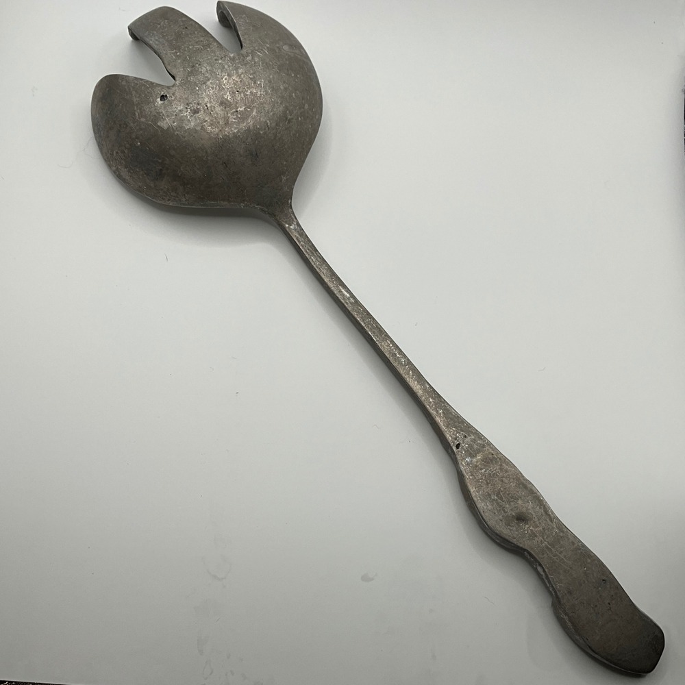 Vintage Metal Salad Server Sculpted Handle Animal Grapes Mexican Crafted - Picture 4 of 5